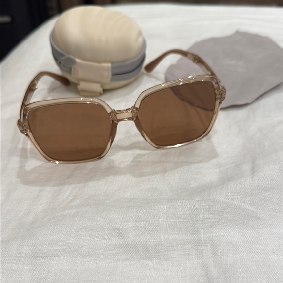 Stylish Brown Sunglasses - Picture 1 of 12